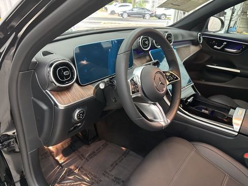 Used 2025 Mercedes-Benz C 300 Sedan image 9