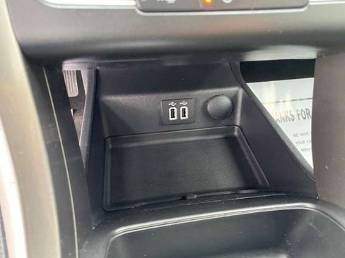 Used 2019 Ford Fusion SE image 28