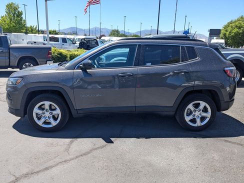 Used 2024 Jeep Compass Latitude AWD/4WD image 9