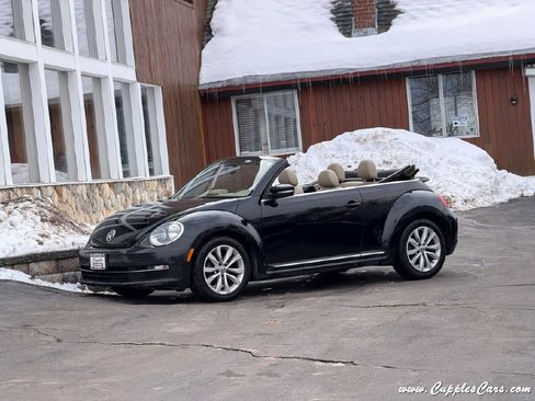 Used 2014 Volkswagen Beetle TDI image 2