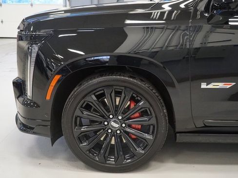 Used 2025 Cadillac Escalade V w/ LPO, Floor Liner Package image 11