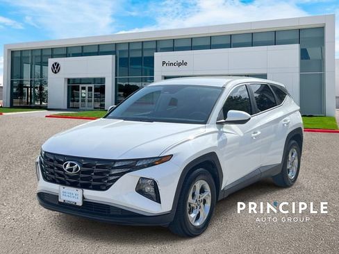 Used 2024 Hyundai Tucson SE FWD image 1