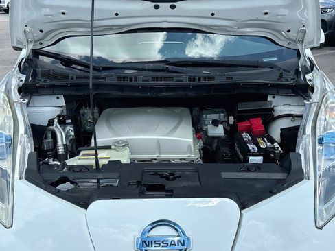 Used 2016 Nissan Leaf SL w/ Premium Package FWD image 28