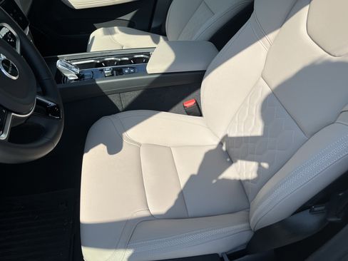 New 2026 Volvo XC60 B5 Plus w/ Protection Package Premier AWD/4WD image 21
