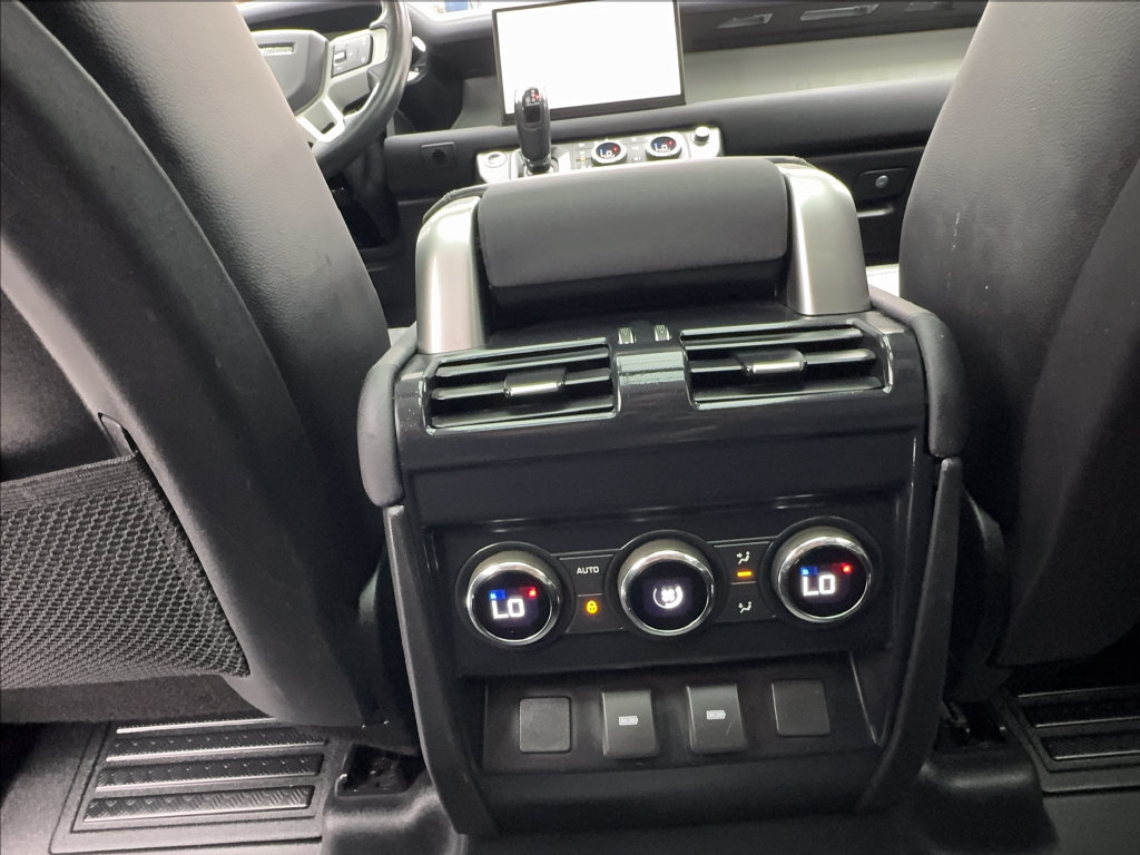Used 2023 Land Rover Defender 130 SE AWD/4WD image 43