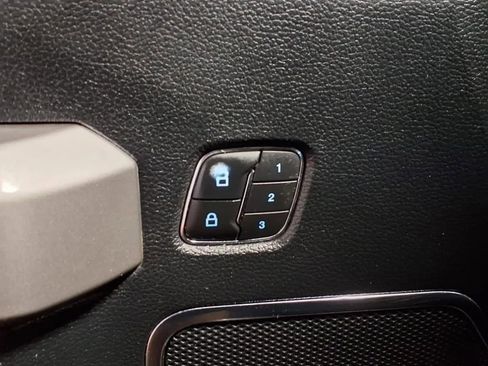 Used 2019 Ford F150 Lariat AWD/4WD image 18