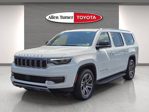 Used 2024 Jeep Wagoneer L Series II image 3