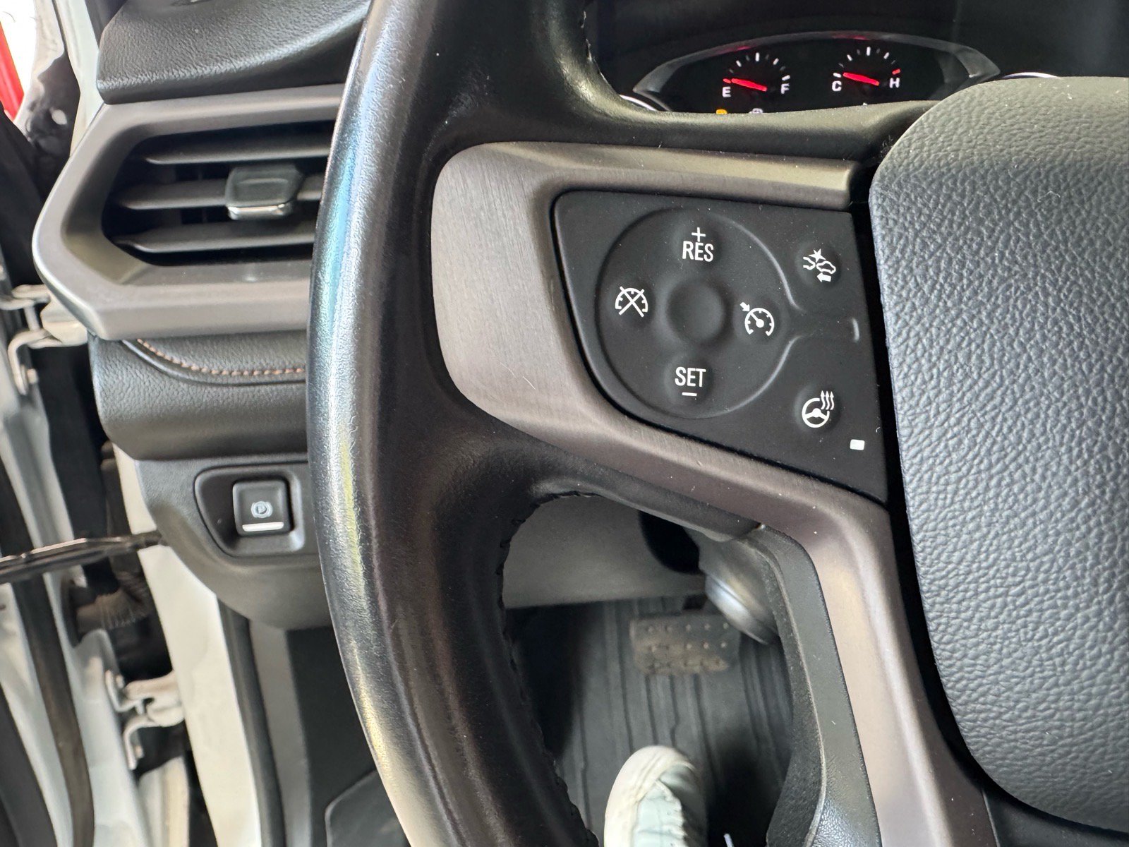 Used 2021 GMC Acadia AT4 w/ Preferred Package AWD/4WD image 30