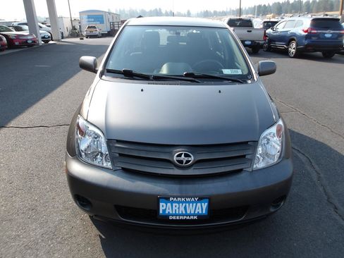 Used 2005 Scion xA FWD image 8