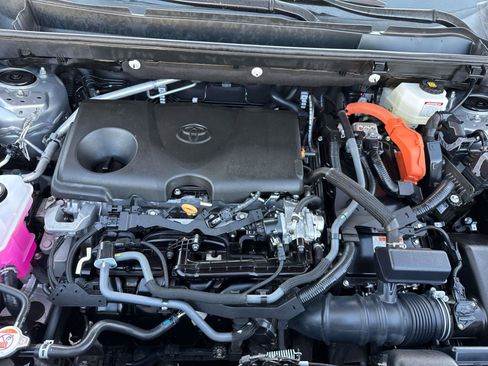 Used 2024 Toyota RAV4 LE AWD/4WD image 9