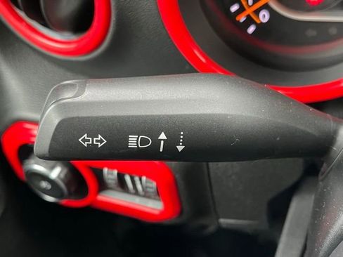 Used 2020 Jeep Wrangler Unlimited Sahara w/ Cold Weather Group AWD/4WD image 38