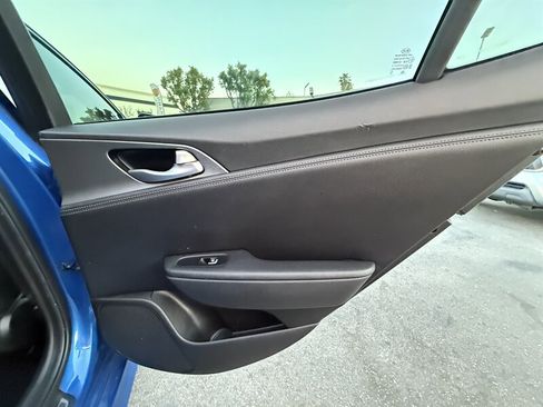 Used 2021 Kia Stinger GT image 37