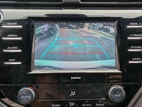 Used 2020 Toyota Camry SE image 14