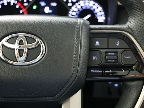 Used 2023 Toyota Tundra Limited AWD/4WD image 29