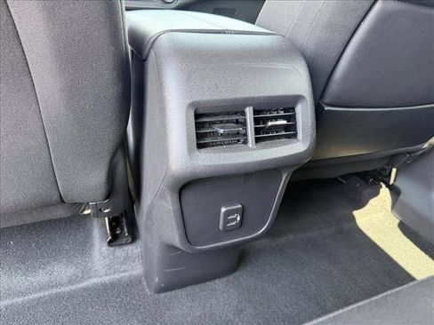 Used 2024 GMC Terrain SLE AWD/4WD image 25