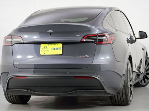 Used 2022 Tesla Model Y Performance image 5