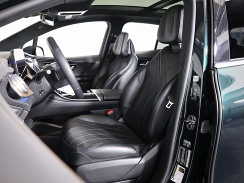 Used 2023 Mercedes-Benz EQE 500 4MATIC SUV w/ Pinnacle Trim Package image 27