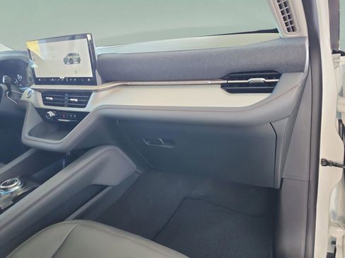 New 2026 Ford Explorer Active w/ Active Comfort Package image 19