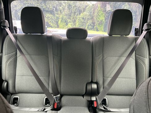 New 2025 Jeep Gladiator Sport image 15