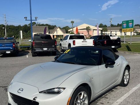 Used 2017 MAZDA MX-5 Miata Sport image 7