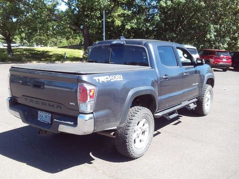 Used 2021 Toyota Tacoma TRD Off-Road AWD/4WD image 5
