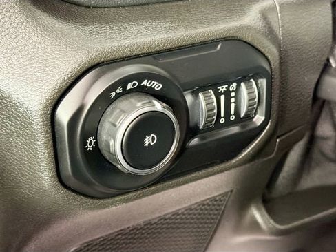 Used 2021 Jeep Wrangler Unlimited Sahara w/ Uconnect 4C Nav & Sound Group AWD/4WD image 10