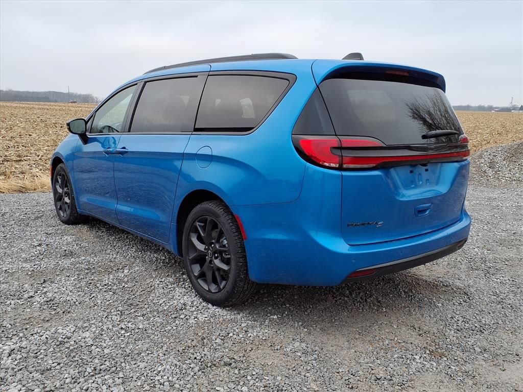 New 2026 Chrysler Pacifica Select w/ S Appearance Package FWD image 31