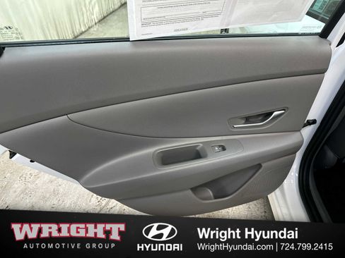 Certified 2025 Hyundai Elantra Sport image 12