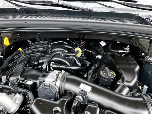 Used 2025 Jeep Grand Cherokee L Laredo w/ Luxury Tech Group I image 32