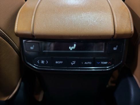 Used 2020 Toyota Highlander Platinum image 13