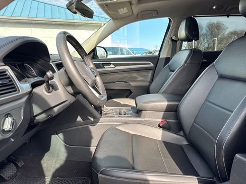 Used 2021 Volkswagen Atlas SE w/ Panoramic Sunroof Package image 12