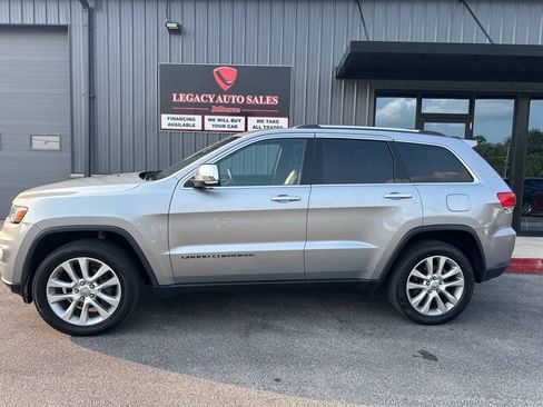 Used 2017 Jeep Grand Cherokee Limited w/ Trailer Tow Group IV AWD/4WD image 2
