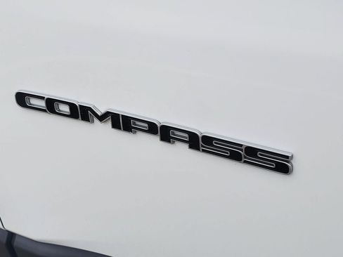 Used 2023 Jeep Compass Latitude AWD/4WD image 28