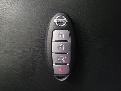 Used 2015 Nissan Rogue SV w/ SV Premium Package image 32