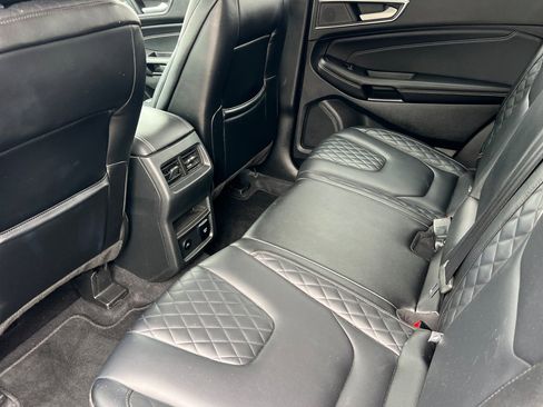 Used 2023 Ford Edge Titanium image 9