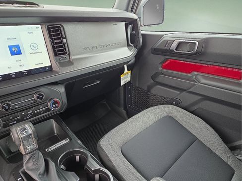 New 2025 Ford Bronco 2-Door w/ Sasquatch Package AWD/4WD image 12