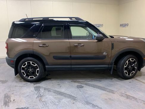 Used 2022 Ford Bronco Sport Outer Banks w/ Tech Package image 2