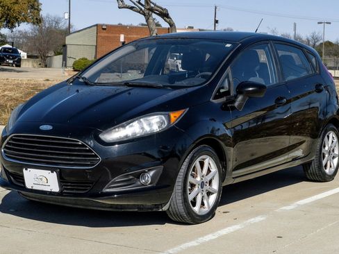 Used 2019 Ford Fiesta SE w/ Equipment Group 201A image 6