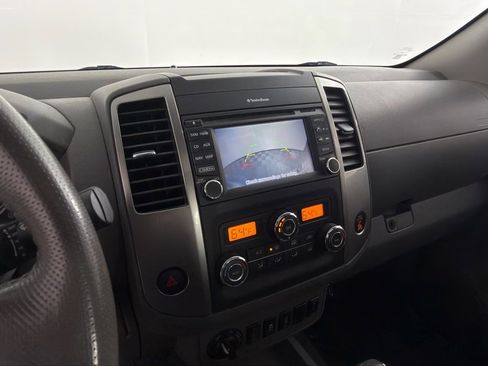 Used 2019 Nissan Frontier SL image 14