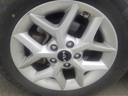Used 2023 Kia Soul LX w/ Option Group 015 FWD image 31