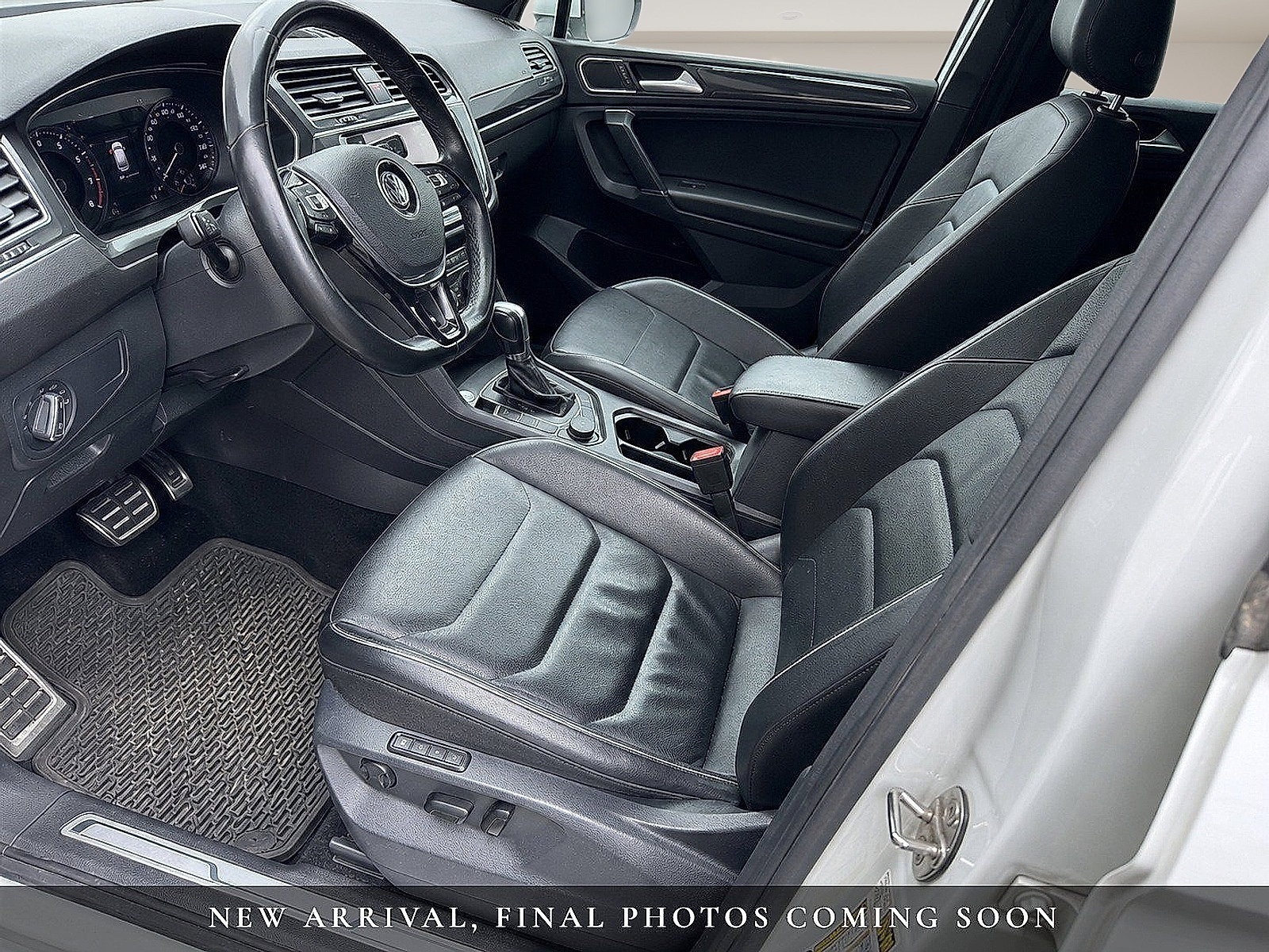 Used 2018 Volkswagen Tiguan SEL Premium AWD/4WD image 9