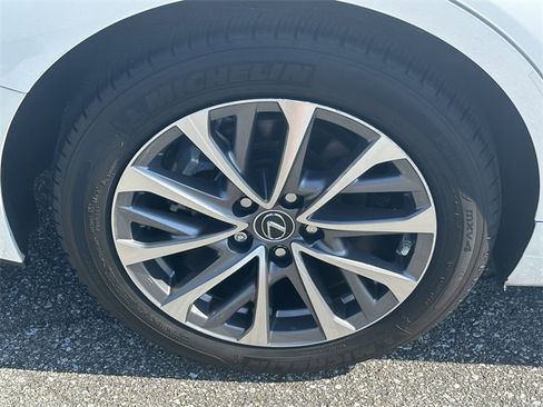 Used 2022 Lexus ES 350 image 17