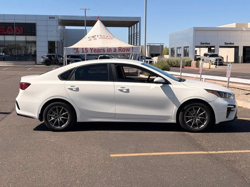 Used 2020 Kia Forte LXS FWD image 7