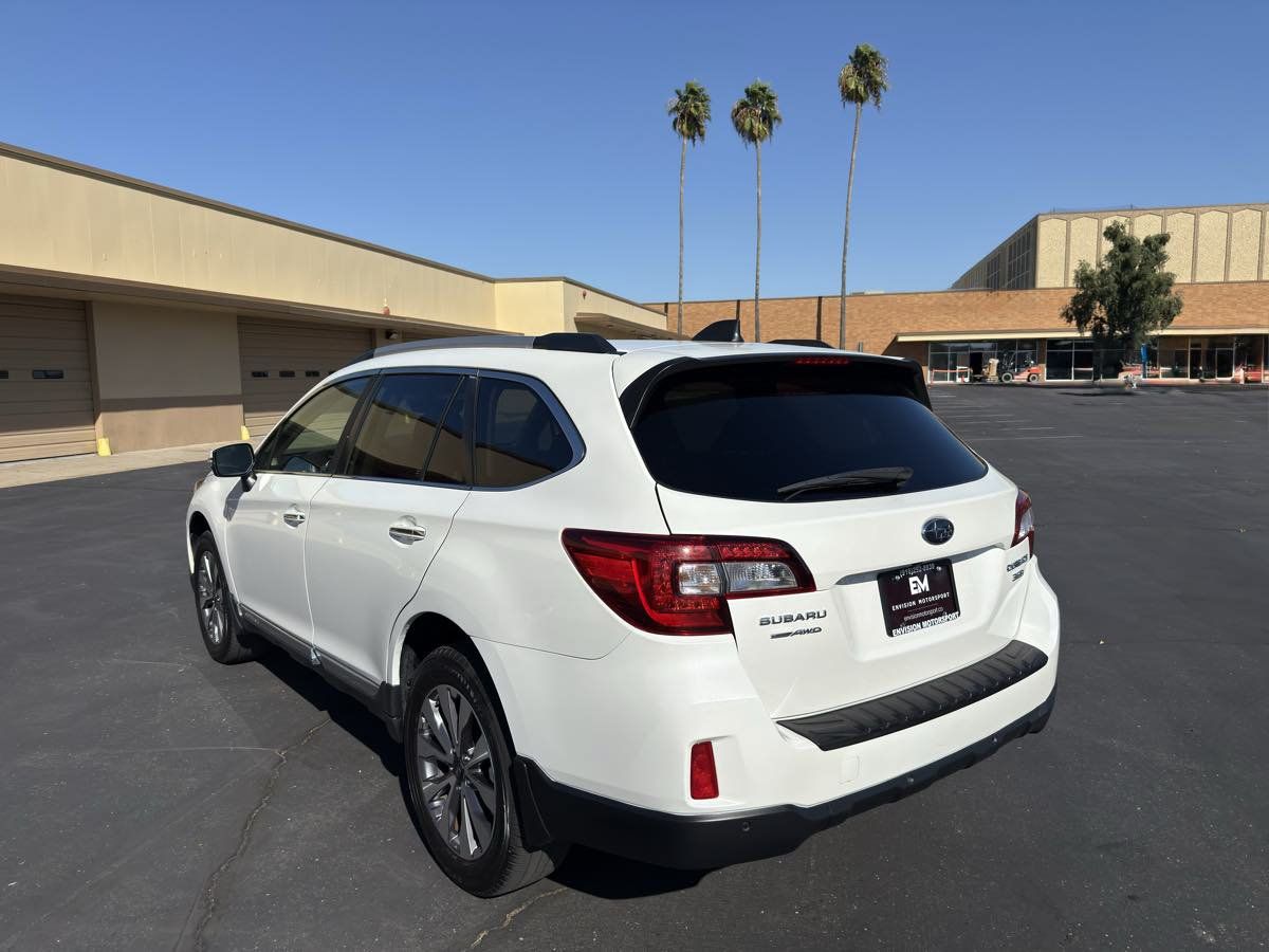 Used 2017 Subaru Outback 3.6R Touring w/ Popular Package #5A AWD/4WD image 5