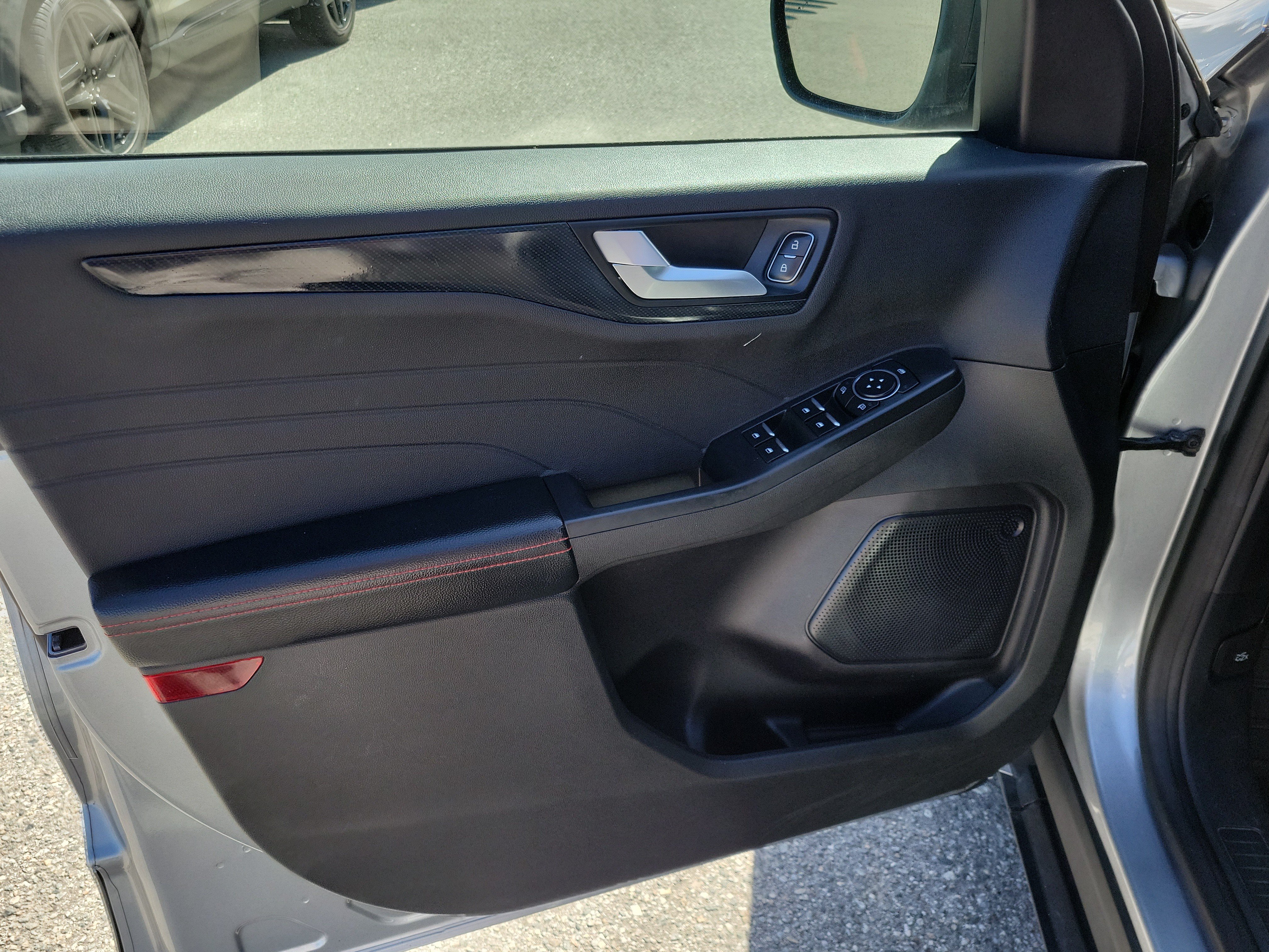 Used 2024 Ford Escape ST-Line FWD image 16