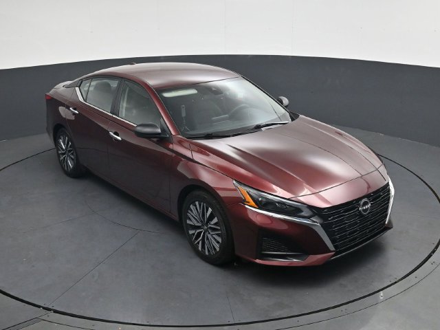 Used 2025 Nissan Altima 2.5 SV FWD image 22