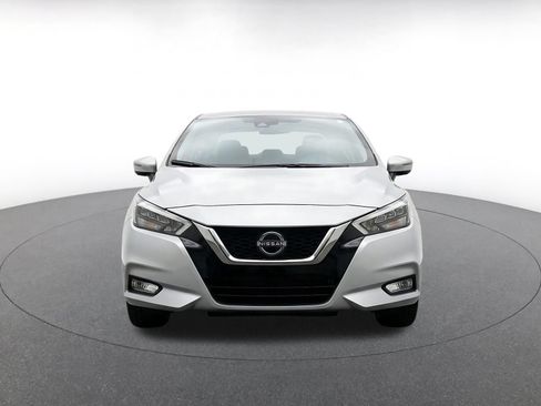 Used 2025 Nissan Versa SV FWD image 2