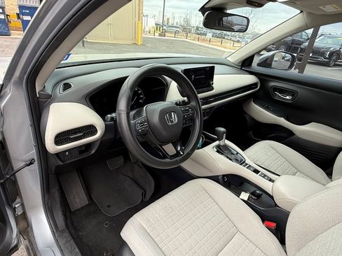 Used 2023 Honda HR-V LX image 7