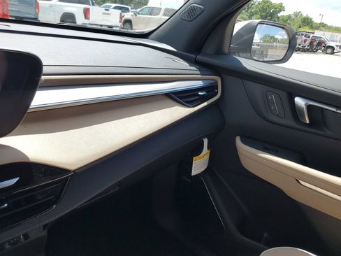 New 2026 Buick Enclave Preferred w/ Power Package FWD image 25