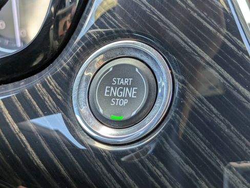 Certified 2024 Cadillac XT6 Premium Luxury AWD/4WD image 30